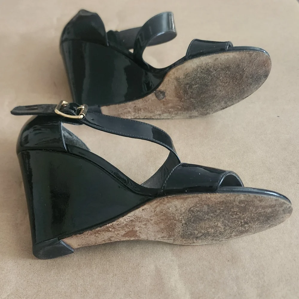 Stuart‎ Weitzman Black Patent Leather Wedge Sandals With Cross Strap Sz 8 - Picture 7 of 7